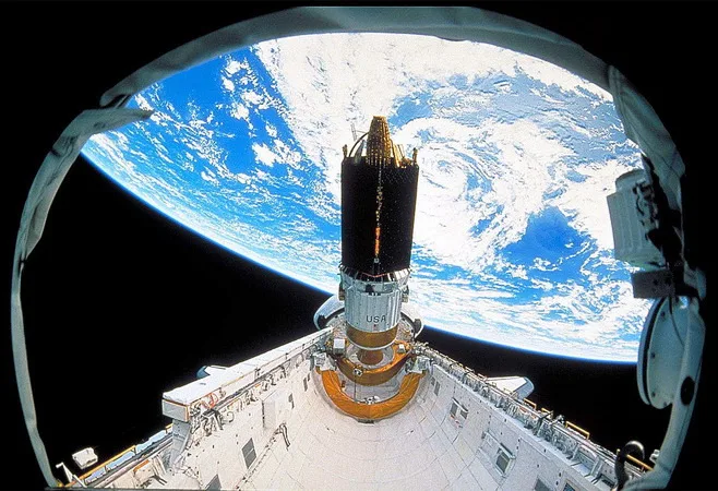 STS-29 TDRS-4 – 2