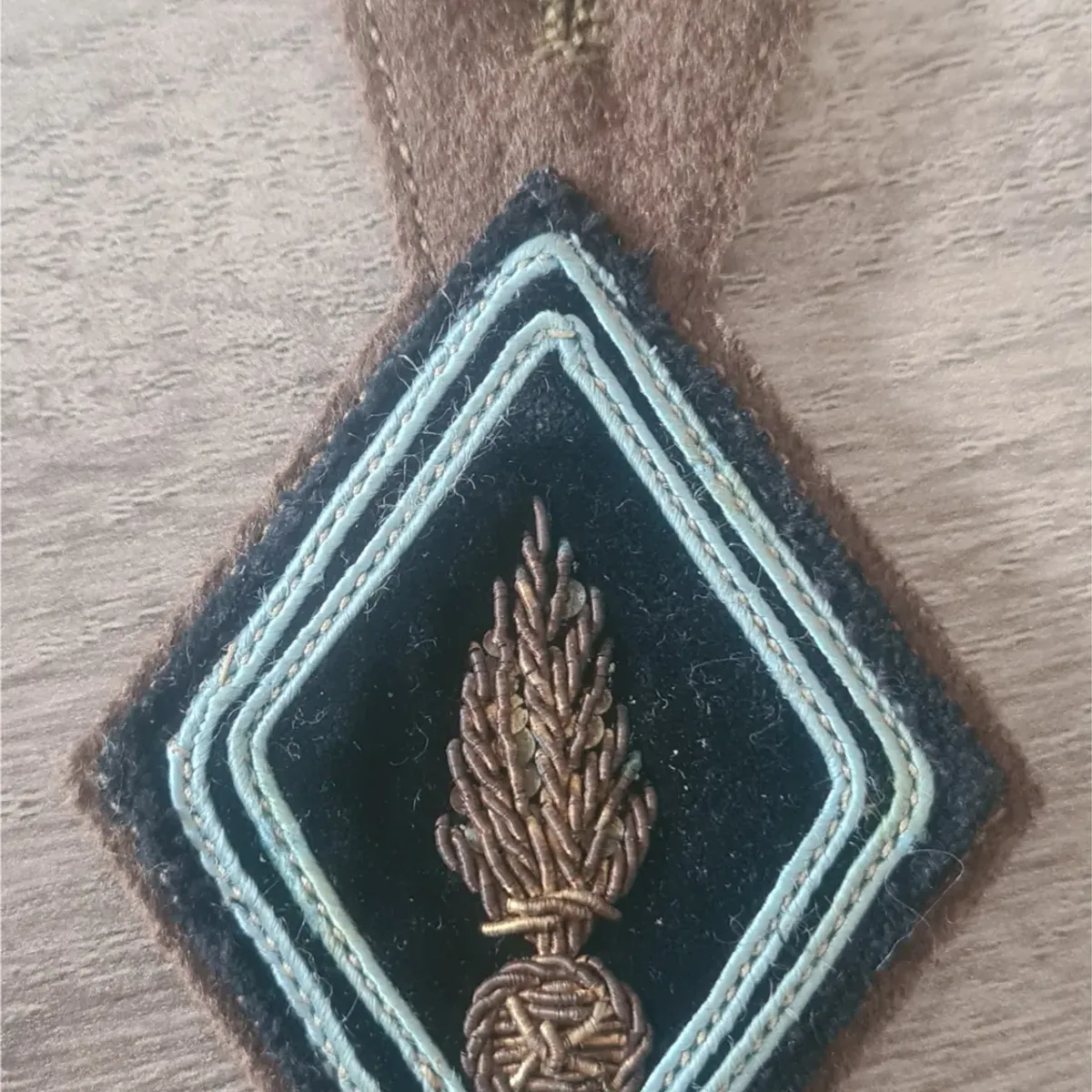 Losange HR sur patte / 2 soutaches / Modèle cannetille