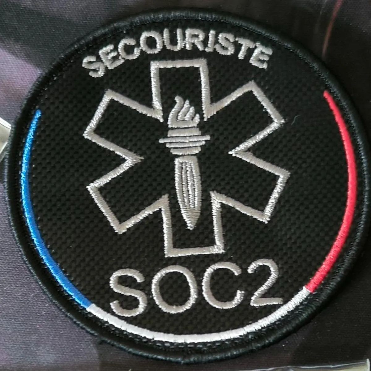 Secouriste SOC2 - Noir Croix de vie