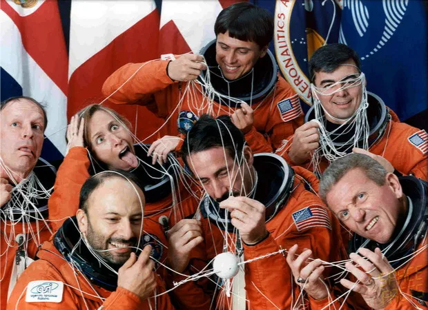 STS-46 TSS-1 – 2