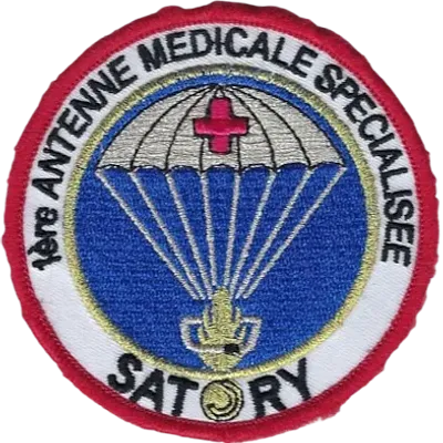 SSA : 1ère Antenne Médicale Spécialisée Satory Bord rouge coupole argenté 