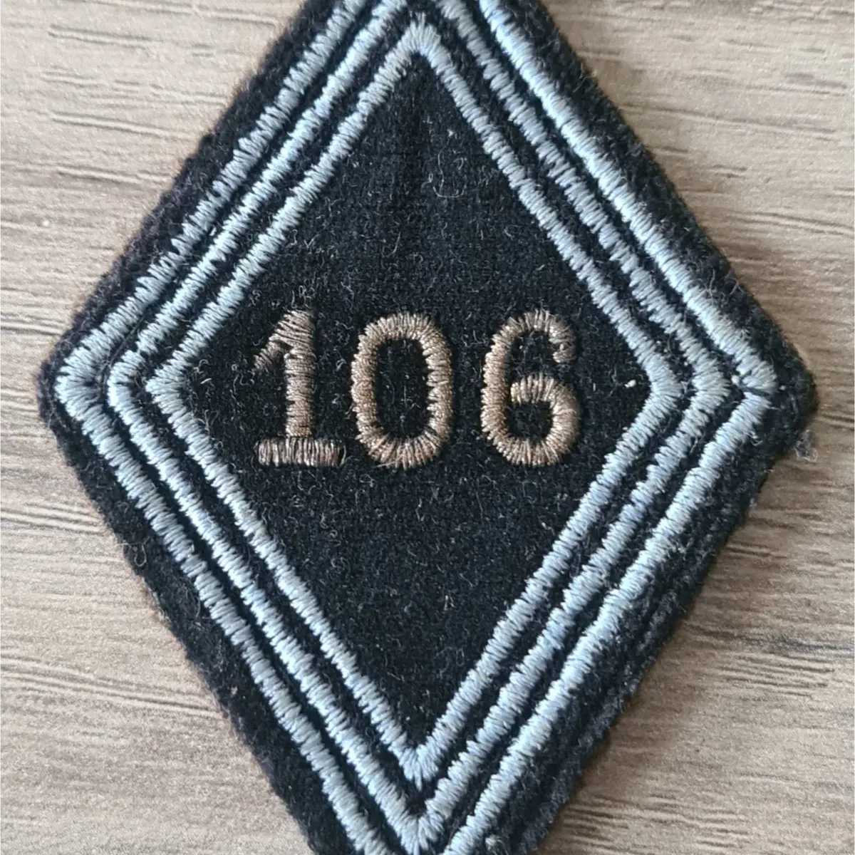 Losange 106eme CMT / 3 Soutaches / Modèle Cadre