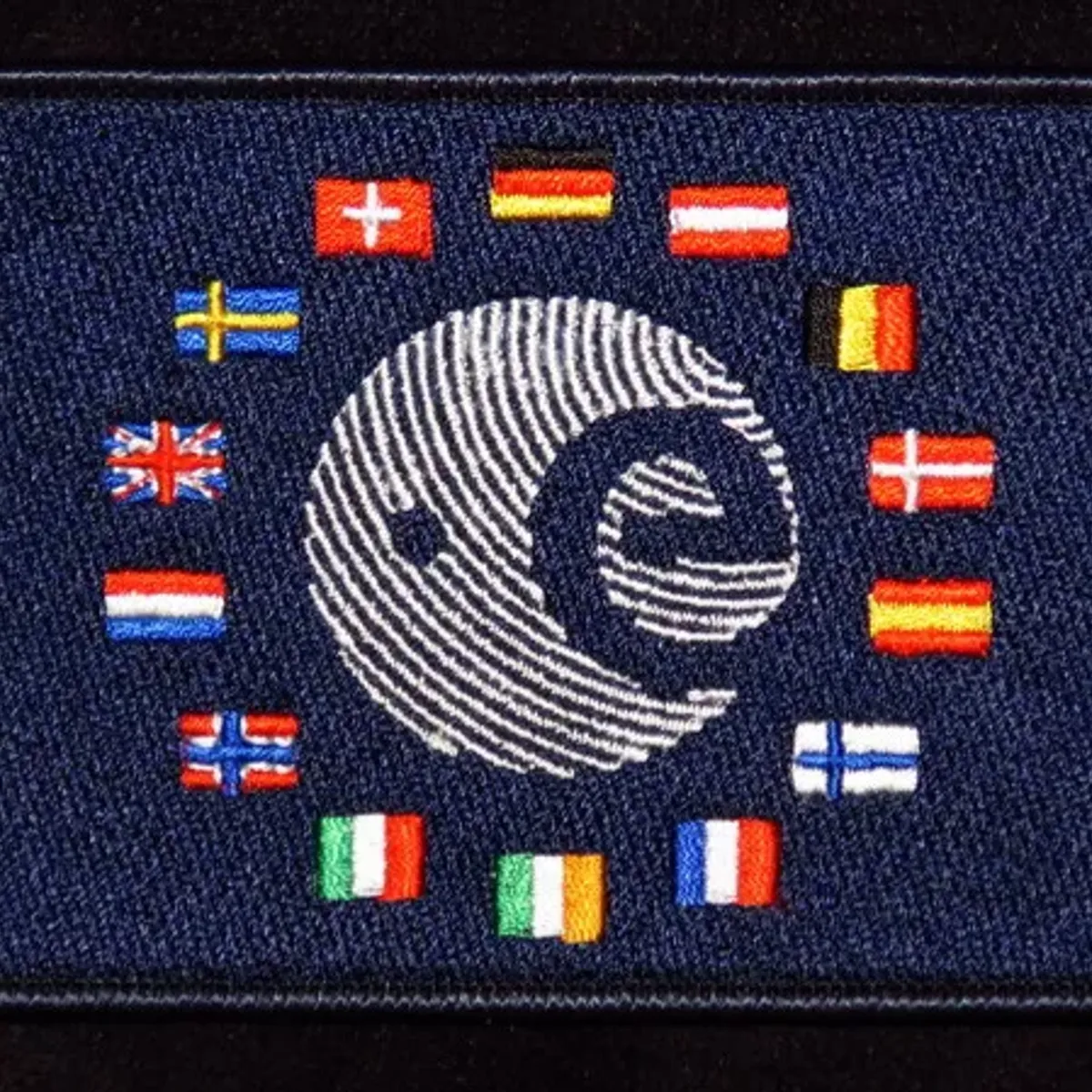 ESA 14 drapeaux