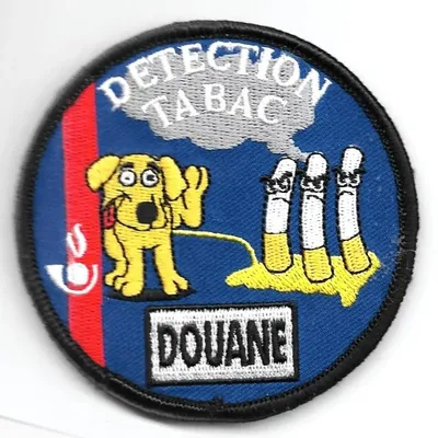 Douane -  Détection Tabacs (humoristique) -chien beige