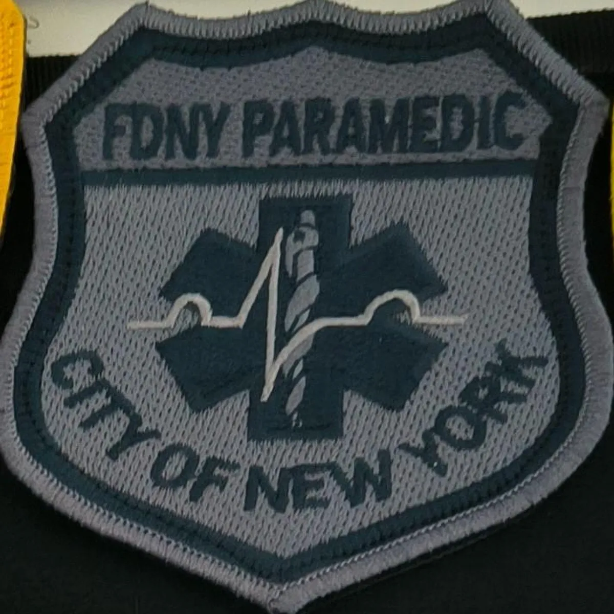 FDNY - Paramedic - Gris