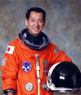 STS-99 Japon – 2
