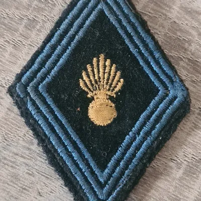Losange HR / 3 soutaches foncés / Modèle cadre