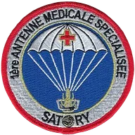 SSA : 1ère Antenne Médicale Spécialisée Satory Bord rouge coupole grise cercle extérieur gris
