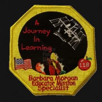 STS-118 hommage Barbara Morgan