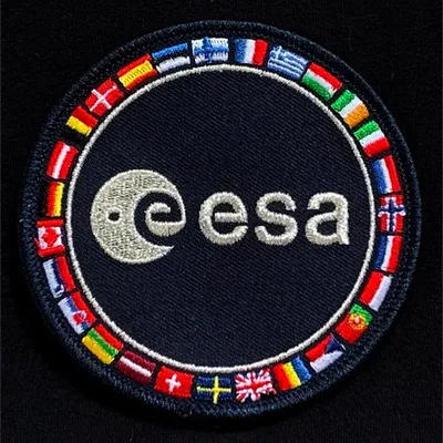 ESA 27 drapeaux