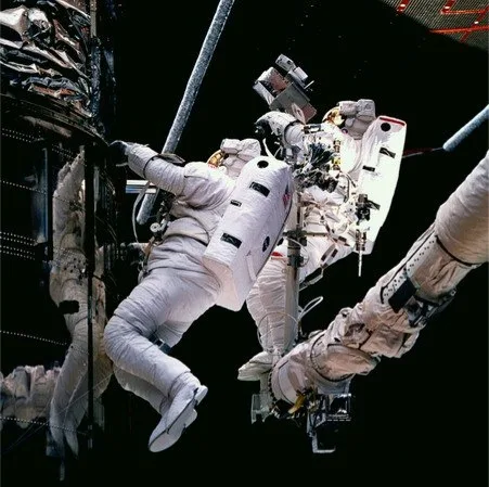 STS-82 Hubble – 2