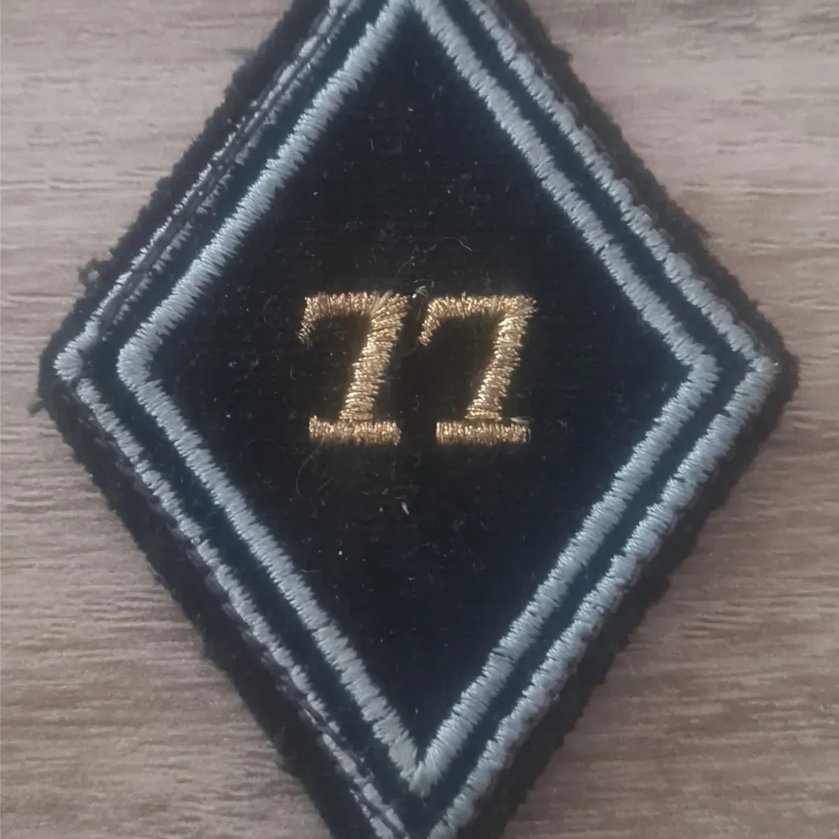 Losange 77eme CT / Modèle Cadre
