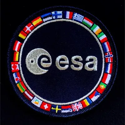 ESA 28 drapeaux