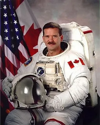 STS-100 Hadfield – 2
