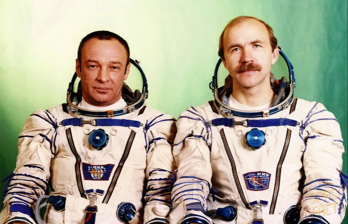 Soyouz TM-16 - 2