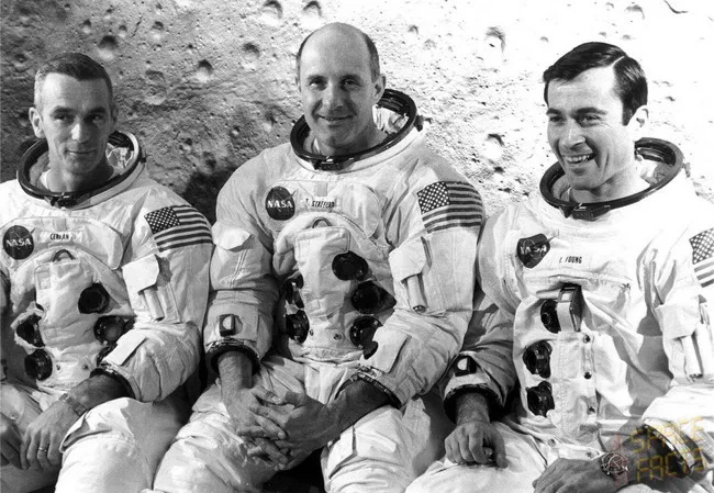 Apollo-10 officiel - 2