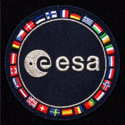 ESA 25 drapeaux
