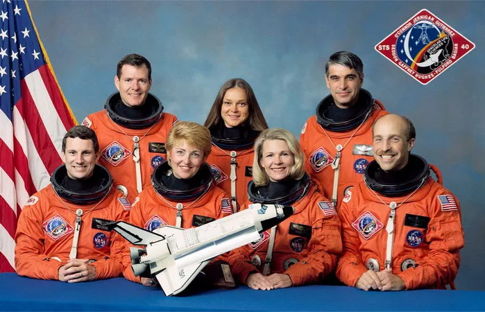 STS-40 – 2