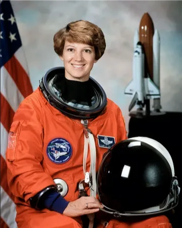 Eileen COLLINS – 2