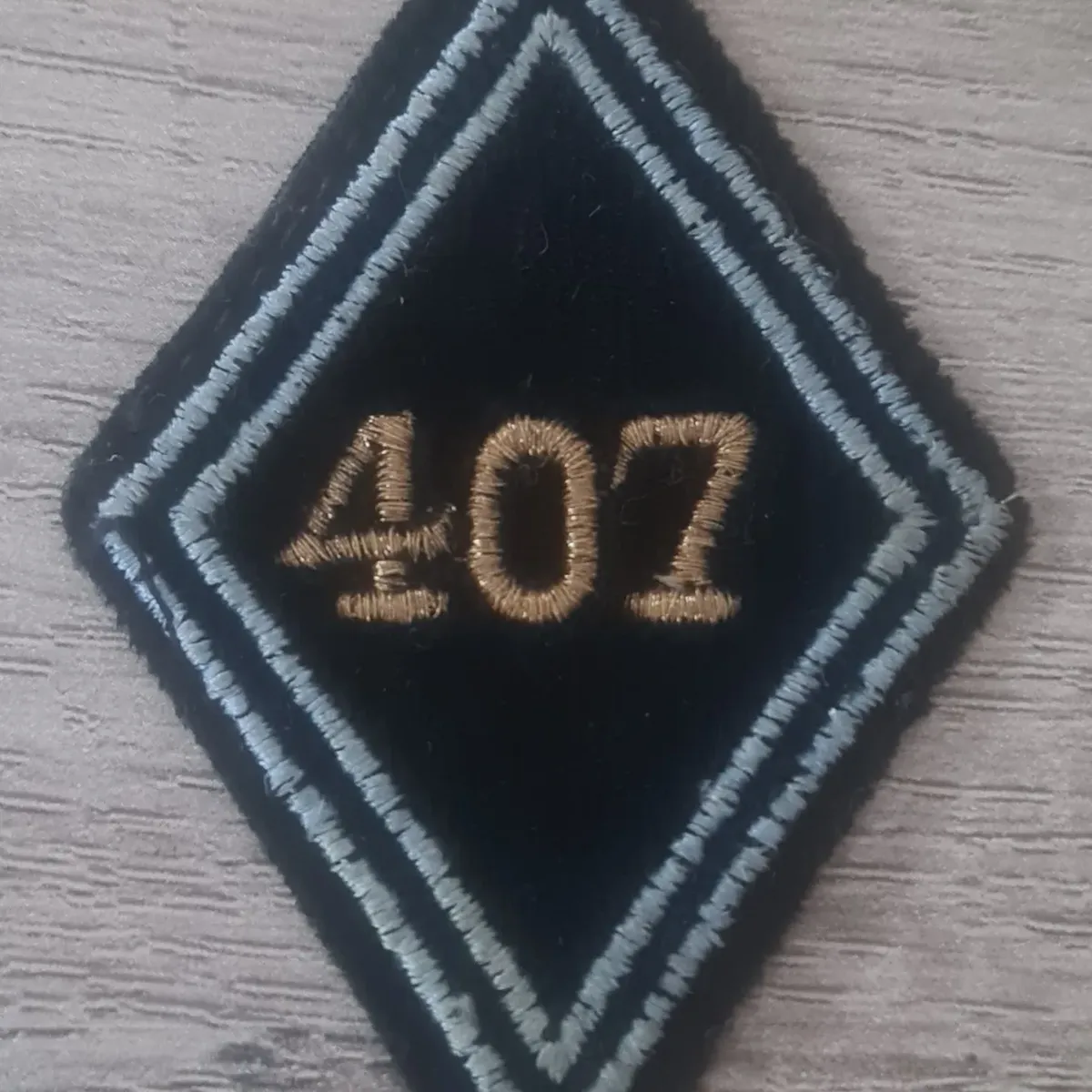 Losange 407eme CLT / Modèle Cadre