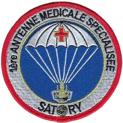 SSA : 1ère Antenne Médicale Spécialisée Satory Bord rouge coupole grise cercle extérieur gris