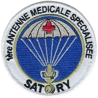 SSA : 1ère Antenne Médicale Spécialisée Satory Bord blanc coupole argenté 