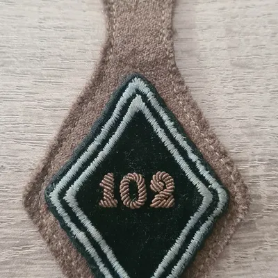 Losange 102eme CMT sur patte / Modèle Cannetille 