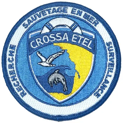 CROSS A Étel