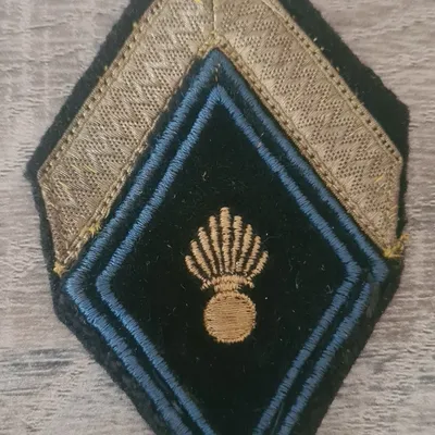 Losange HR / 2 soutaches foncés / Modèle cadre / Sergent 