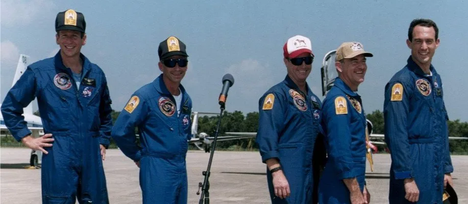 STS-69 Dog Crew-2 – 2
