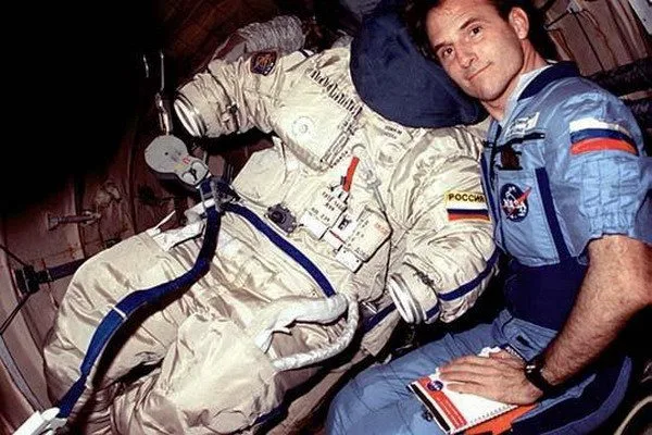 STS-81 MISDE – 2
