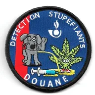 Douane -  Détection Stupéfiants (humoristique) -chien noir