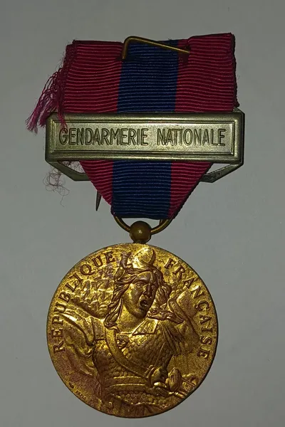 Recto de Médaille de la Défense Nationale échelon Argent - agrafe Gendarmerie Nationale 