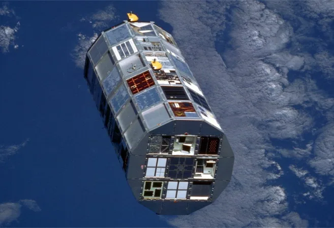 STS-32 LDEF – 2