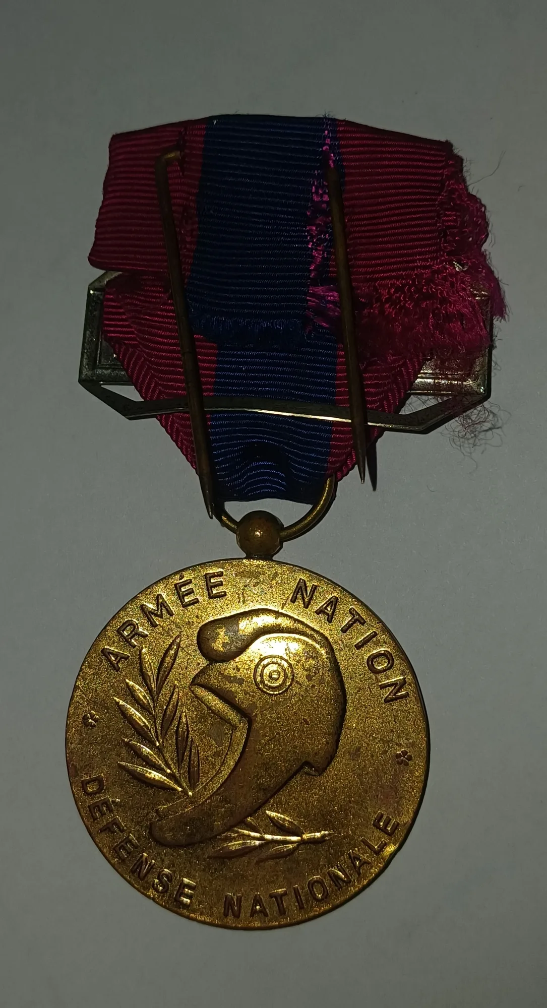 Verso de Médaille de la Défense Nationale échelon Argent - agrafe Gendarmerie Nationale 