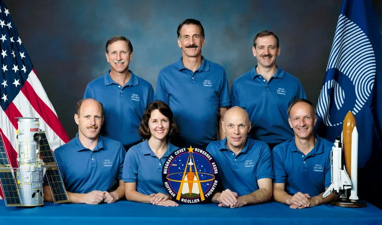 STS-61 – 2