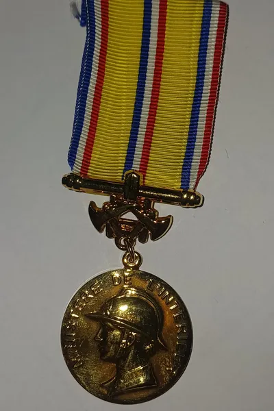 Recto de Médaille d'honneur des Sapeurs-pompiers - échelon Or 30 ans de services