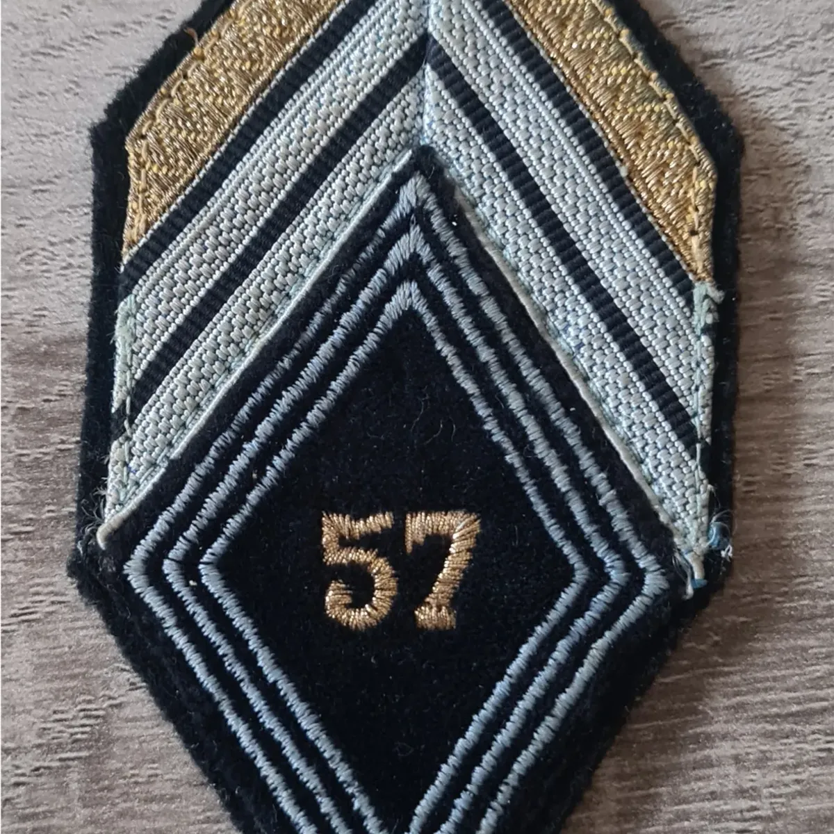 Losange 57eme BT / 3 soutaches / Modèle Cadre / Caporal Chef titulaire du CM1